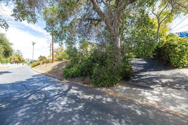 2357 Royal Crest, Escondido, CA 92025