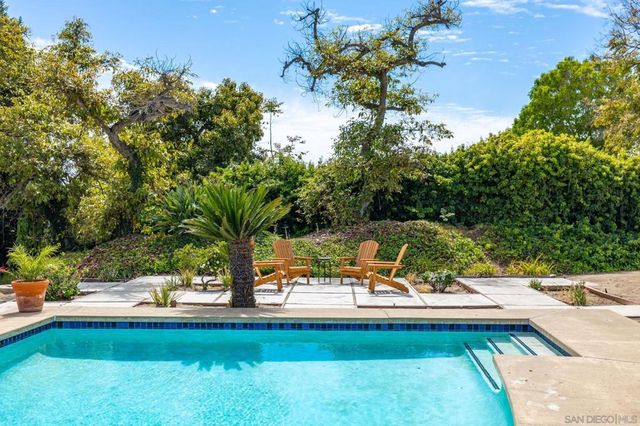 2357 Royal Crest, Escondido, CA 92025