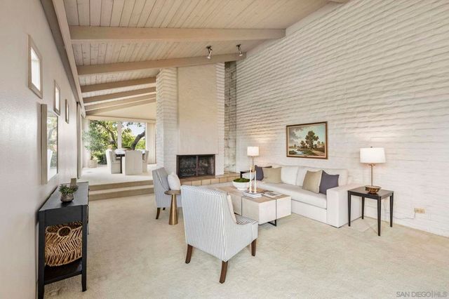 2357 Royal Crest, Escondido, CA 92025