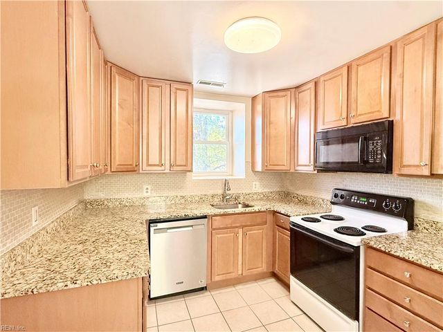 1915 Colonial Ave Apt 3, Norfolk, VA 23517