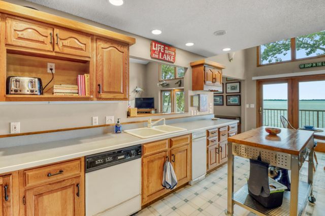 23093 Roosevelt Beach Lane, Detroit Lakes, MN 56501