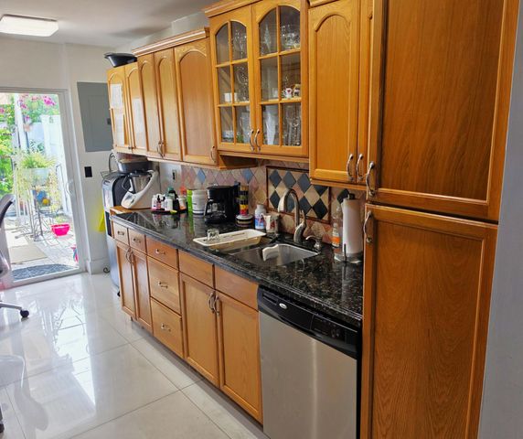320 SE 2ND Avenue B4, Deerfield Beach, FL 33441