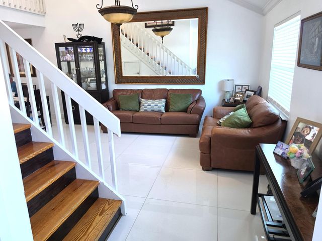 320 SE 2ND Avenue B4, Deerfield Beach, FL 33441