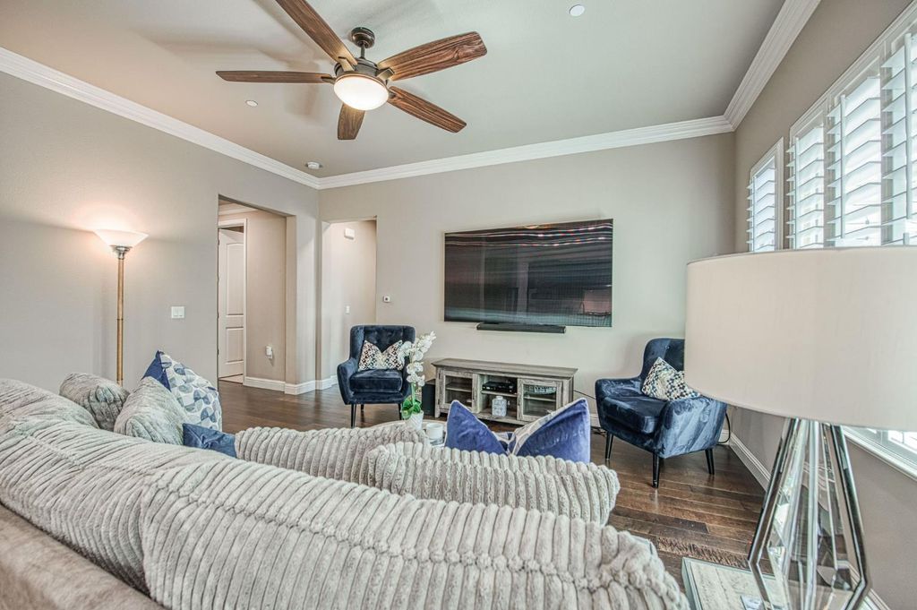 Image 10 of property listing at 2157 W Juliet Way, Fresno, CA 93711