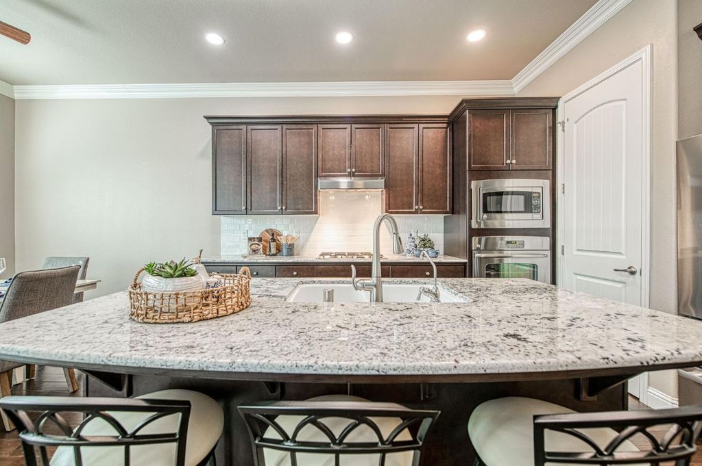 Image 12 of property listing at 2157 W Juliet Way, Fresno, CA 93711