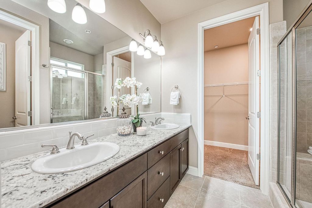 Image 22 of property listing at 2157 W Juliet Way, Fresno, CA 93711