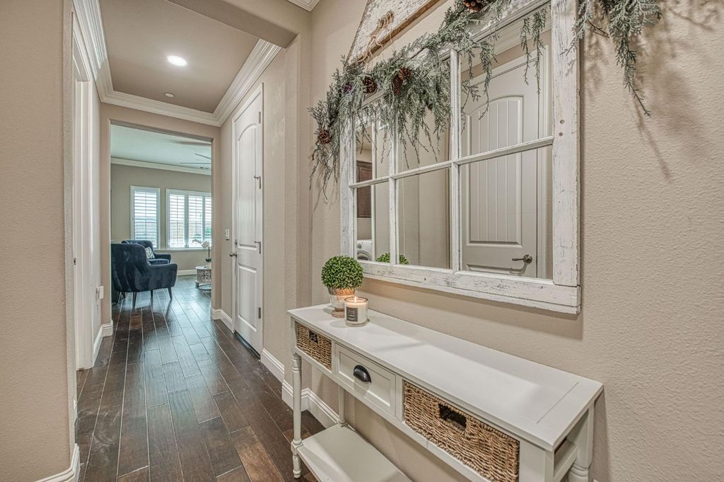 Image 5 of property listing at 2157 W Juliet Way, Fresno, CA 93711