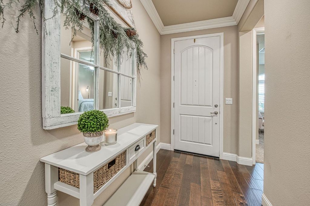 Image 6 of property listing at 2157 W Juliet Way, Fresno, CA 93711