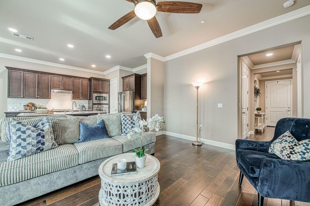 Image 9 of property listing at 2157 W Juliet Way, Fresno, CA 93711