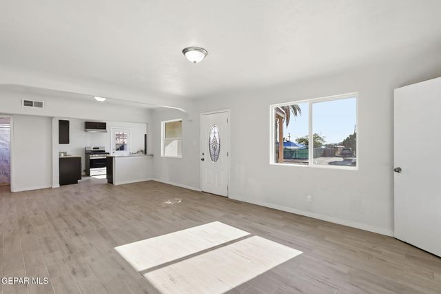 4827 EL PORTAL Drive, El Paso, TX 79903