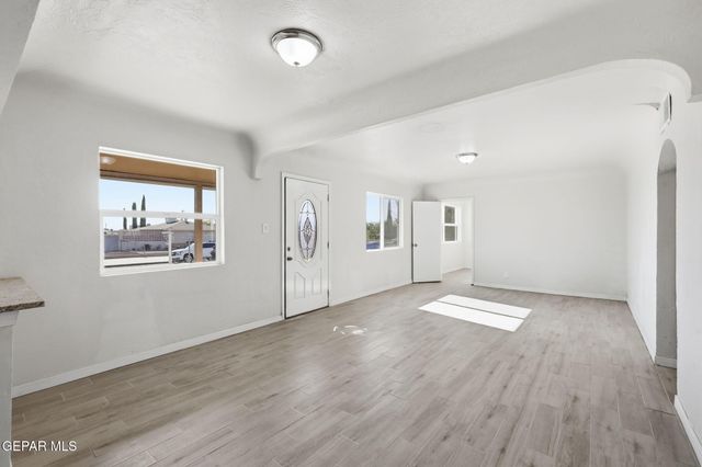 4827 EL PORTAL Drive, El Paso, TX 79903