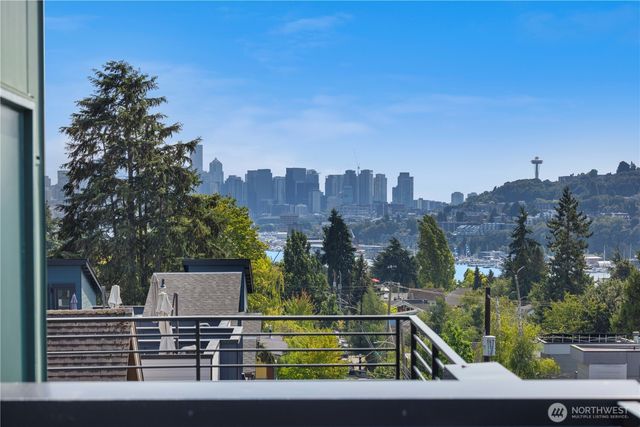 3850 Carr Place N, Seattle, WA 98103