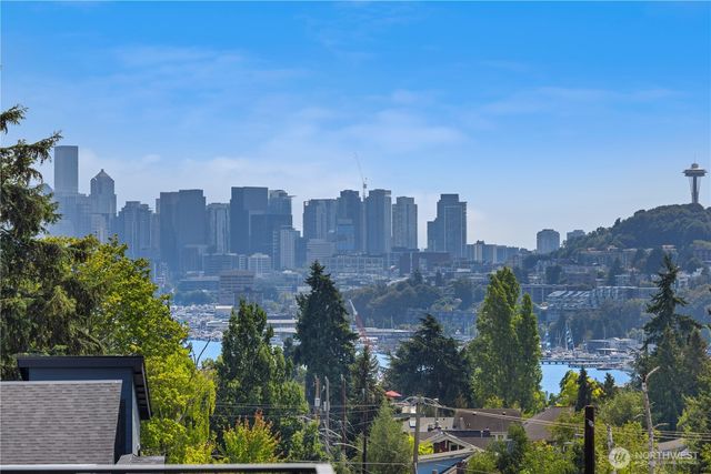 3850 Carr Place N, Seattle, WA 98103