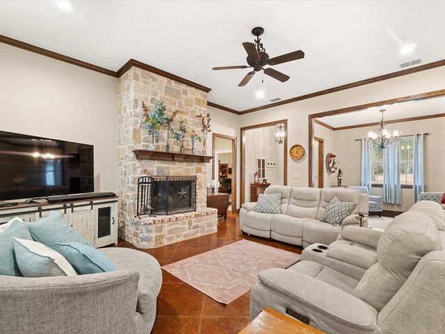 287 Bralan Drive, Diana, TX 75640