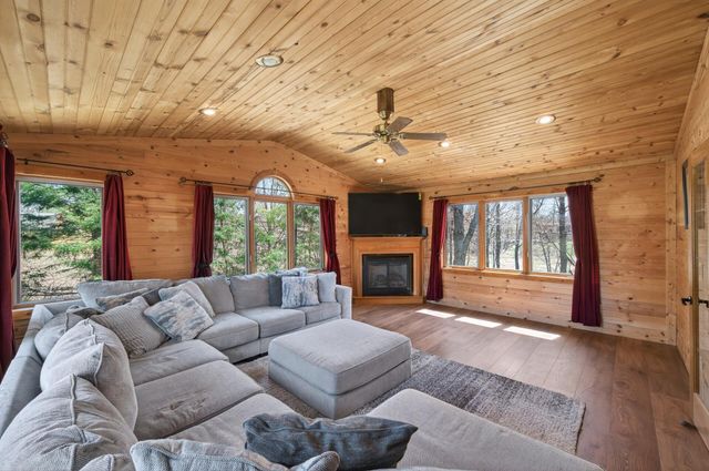 2636 226th Lane NE, Cedar, MN 55011