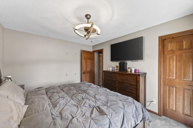 2636 226th Lane NE, Cedar, MN 55011