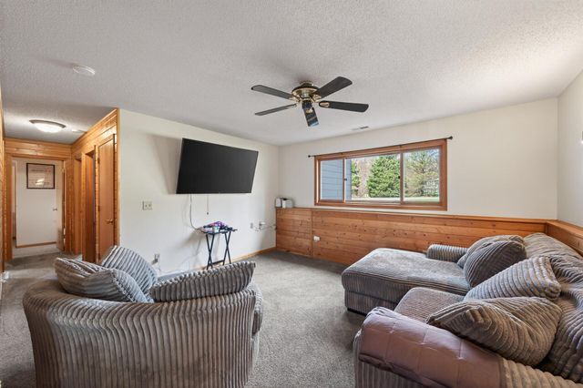 2636 226th Lane NE, Cedar, MN 55011