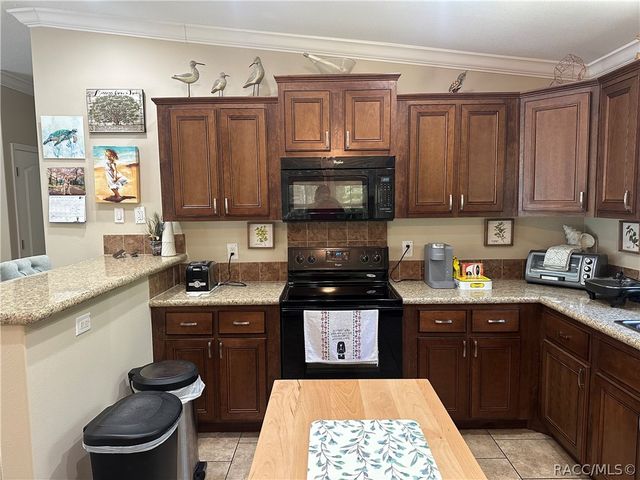 462 S Dew Plant Point, Crystal River, FL 34429