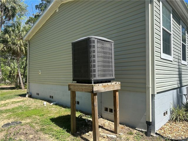 462 S Dew Plant Point, Crystal River, FL 34429