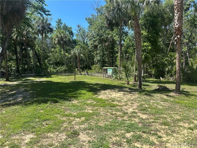462 S Dew Plant Point, Crystal River, FL 34429
