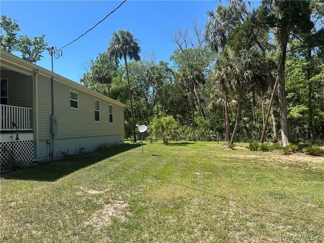 462 S Dew Plant Point, Crystal River, FL 34429