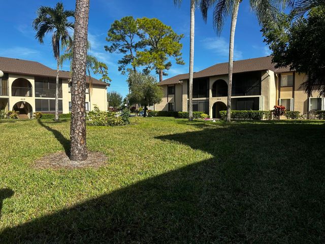441 Pine Glen Lane C-2, Greenacres, FL 33463