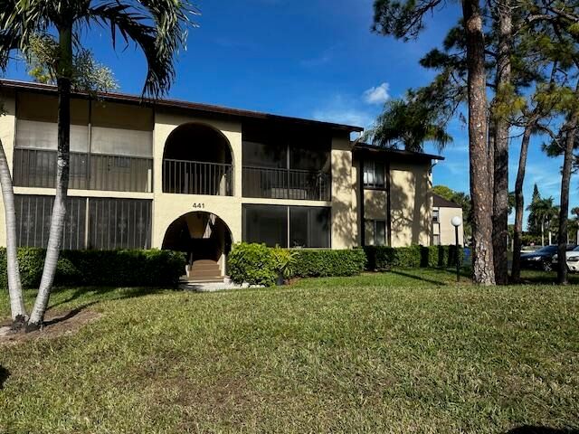 441 Pine Glen Lane C-2, Greenacres, FL 33463