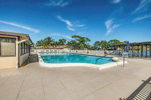 441 Pine Glen Lane C-2, Greenacres, FL 33463