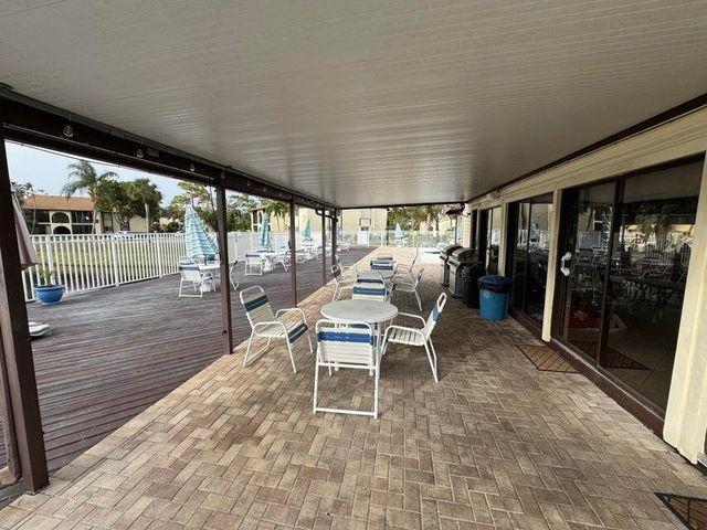 441 Pine Glen Lane C-2, Greenacres, FL 33463