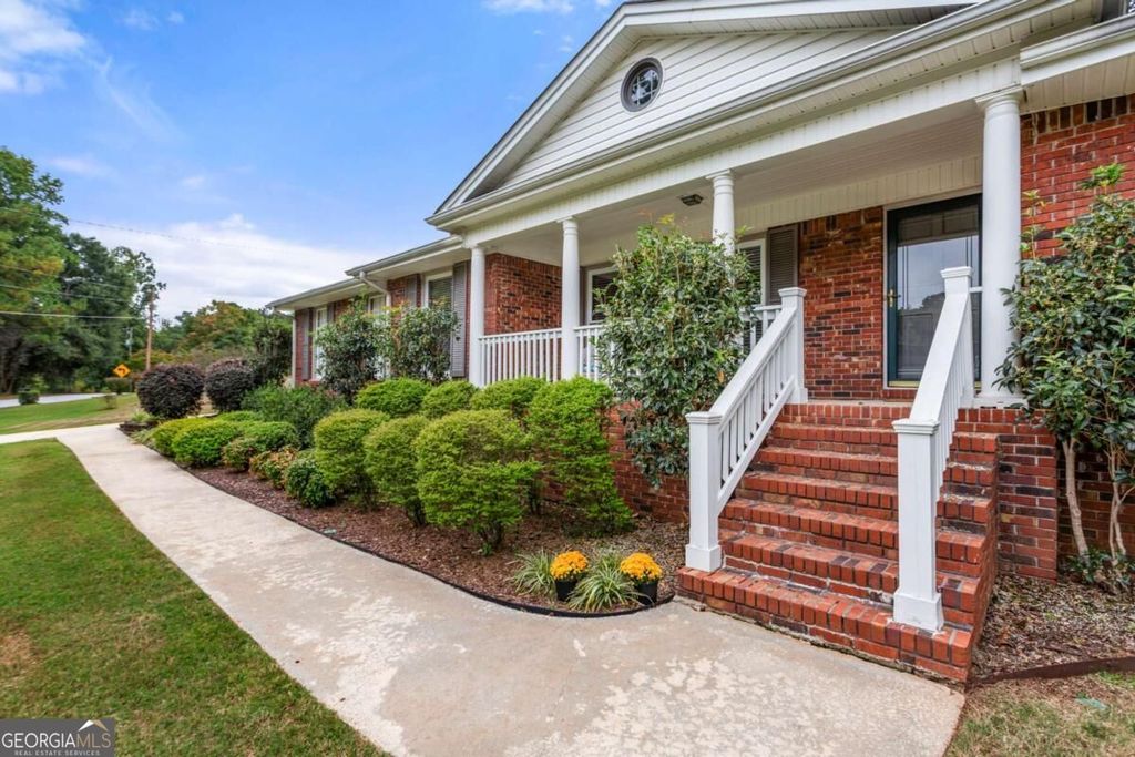 1749 Rangewood Drive SW, Lilburn, GA 30047 — photo 4