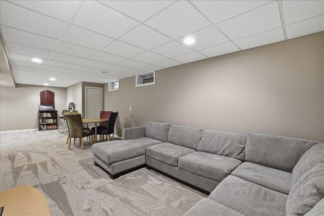 1622 Cherry Blossom Drive, Munster, IN 46321