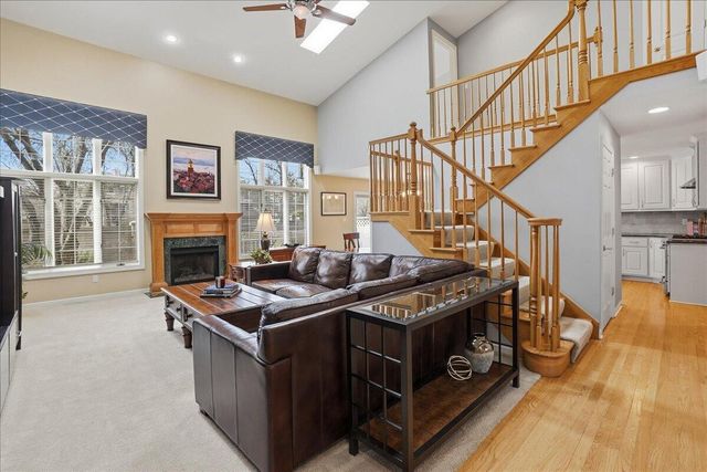 1622 Cherry Blossom Drive, Munster, IN 46321