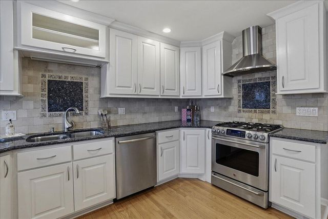 1622 Cherry Blossom Drive, Munster, IN 46321