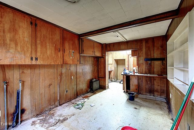 509 East Unaka Avenue, Johnson City, TN 37601