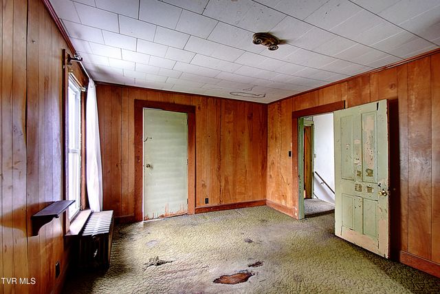 509 East Unaka Avenue, Johnson City, TN 37601