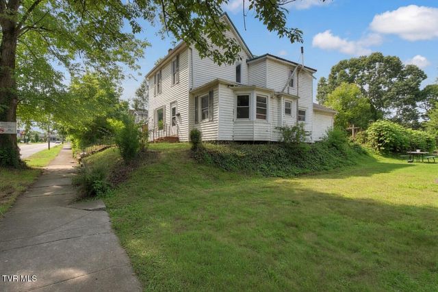 509 East Unaka Avenue, Johnson City, TN 37601