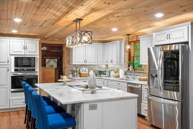 200 Old Log Lick Road, Winchester, KY 40391