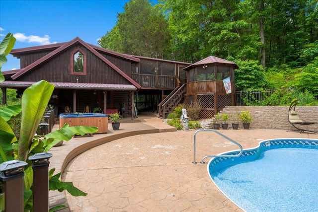200 Old Log Lick Road, Winchester, KY 40391