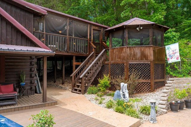 200 Old Log Lick Road, Winchester, KY 40391