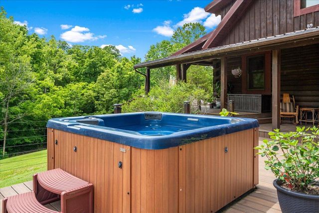 200 Old Log Lick Road, Winchester, KY 40391
