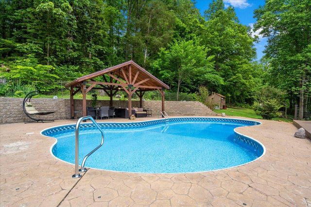 200 Old Log Lick Road, Winchester, KY 40391
