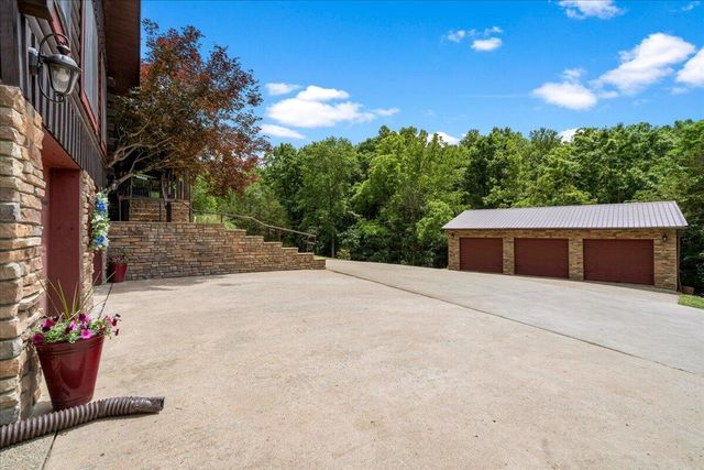 200 Old Log Lick Road, Winchester, KY 40391