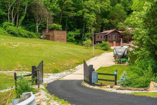 200 Old Log Lick Road, Winchester, KY 40391