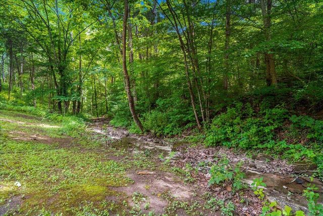 200 Old Log Lick Road, Winchester, KY 40391