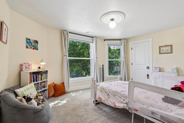 724 E Pearson STREET, Milwaukee, WI 53202