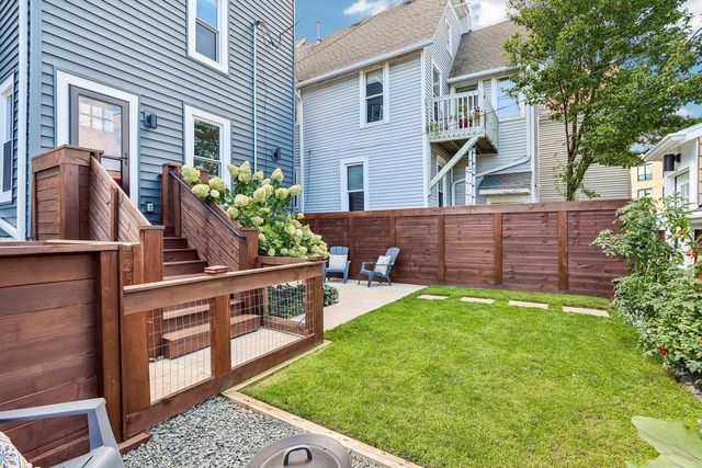 724 E Pearson STREET, Milwaukee, WI 53202