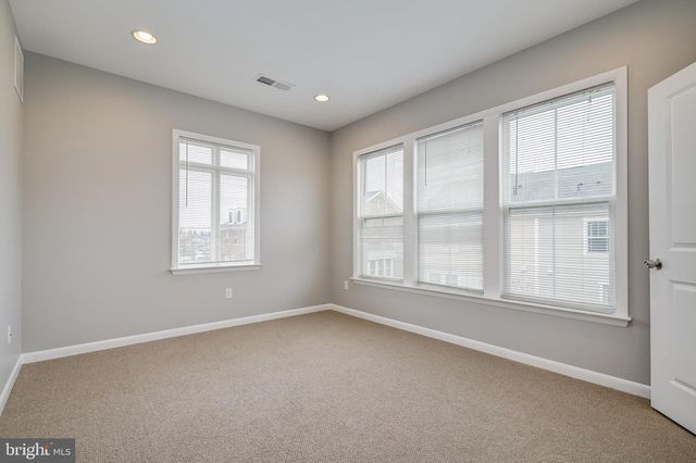 252 HEMINGWAY DR, Gaithersburg, MD 20878