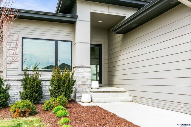 21060 Joseph Street, Elkhorn, NE 68022