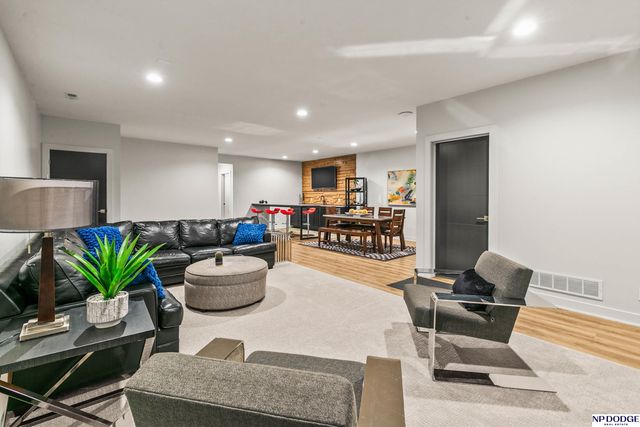 21060 Joseph Street, Elkhorn, NE 68022