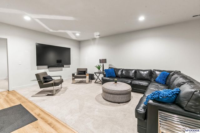 21060 Joseph Street, Elkhorn, NE 68022